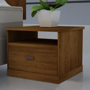 Mesa de cabeceira com nicho